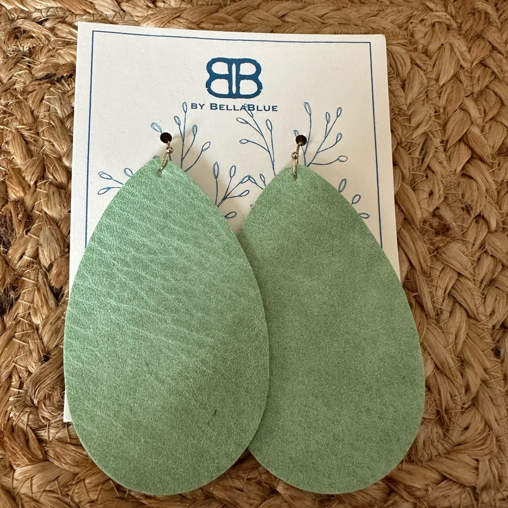 New Green Leather Teardrop Earrings   Cute earrings